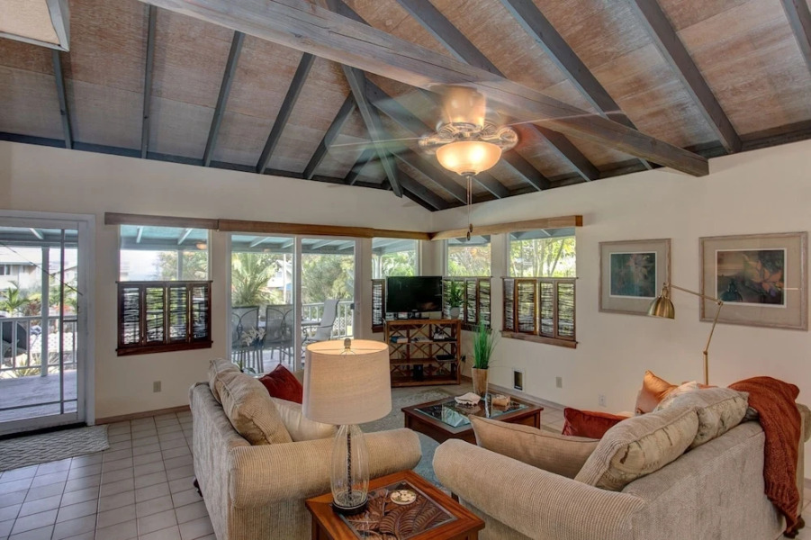 Kaloli Sunrise By The Sea 2 Bedroom Home by Redawning