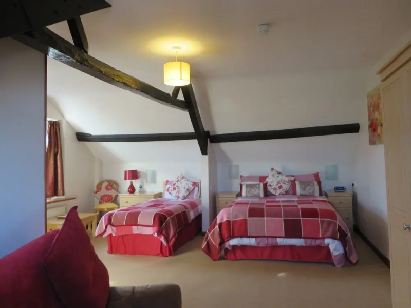 The 17th Century Hotel & Restaurant