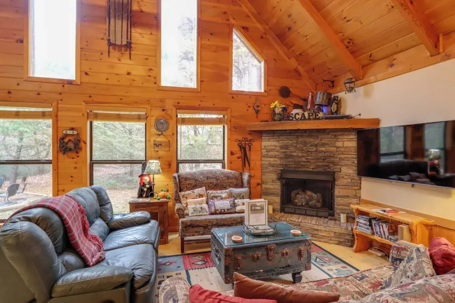 'creek Bend Escape' w/ Hot Tub + River Views!