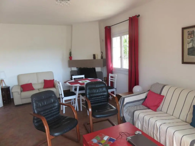 Très bel appartement T2 de 65 m2 avec terrasse vue sur port.