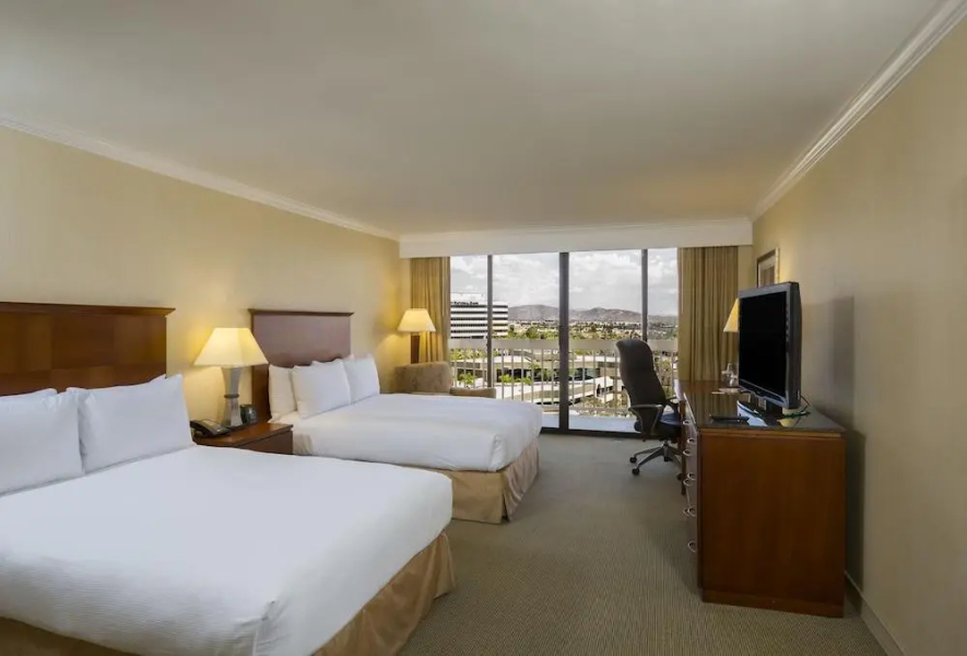 Crowne Plaza Ontario
