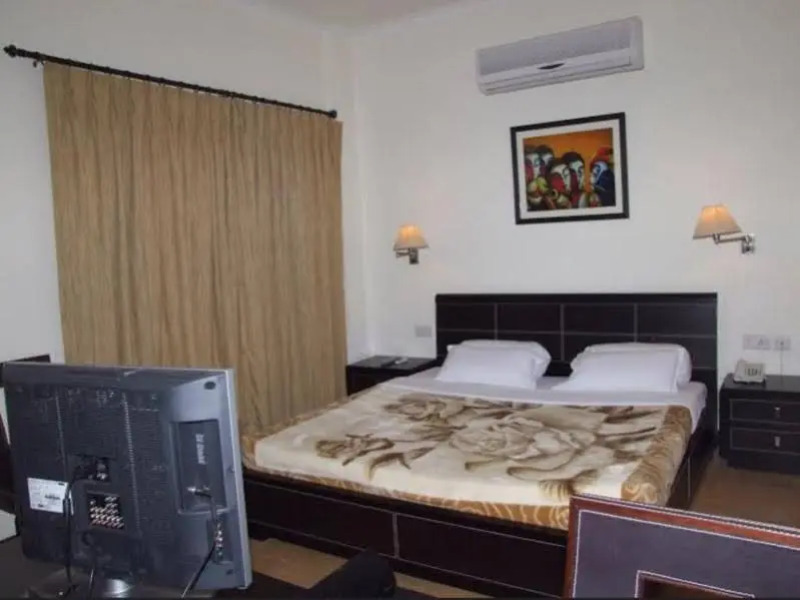Oyo Rooms Cyber Ii