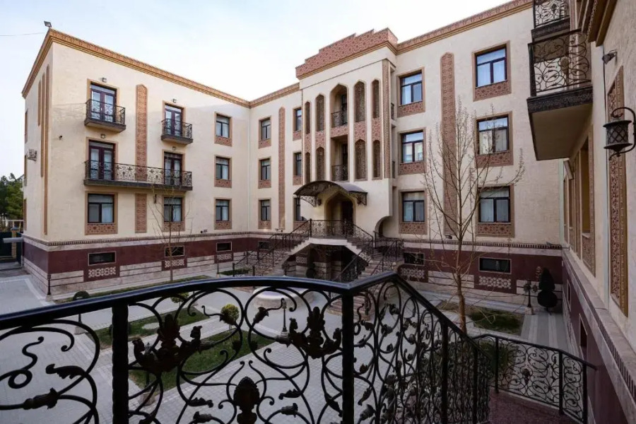 Отель Zargaron Plaza