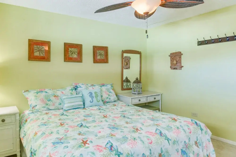 Beachfront Tavernier Abode w/ Balcony & Bay Views!