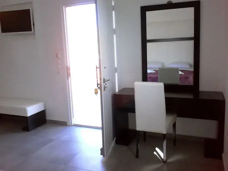 Queen Boutique Suites