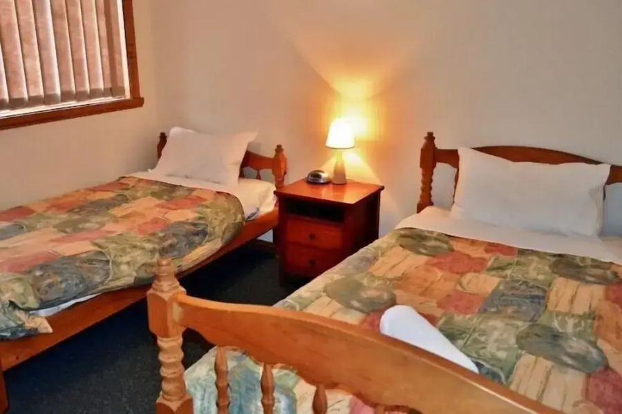 Coles Bay Waterfronter 2