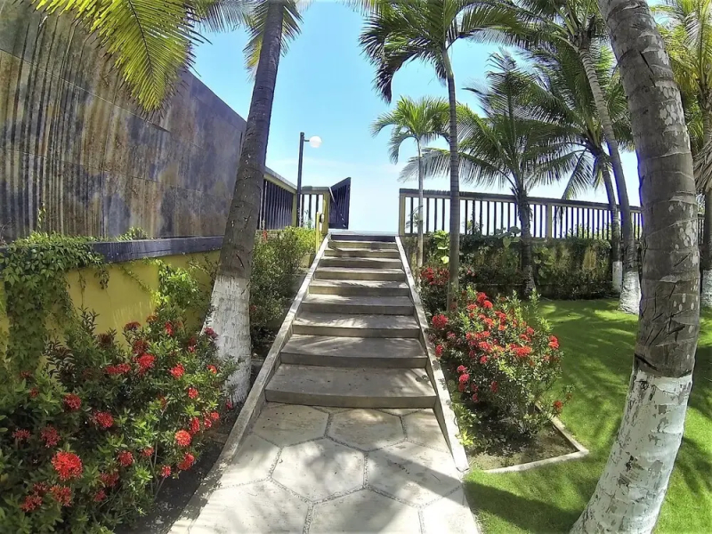 Beach House LM012