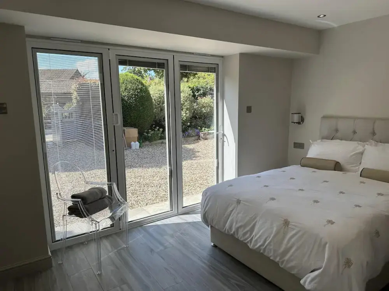 Beautiful 1-bed Studio in Bourne end