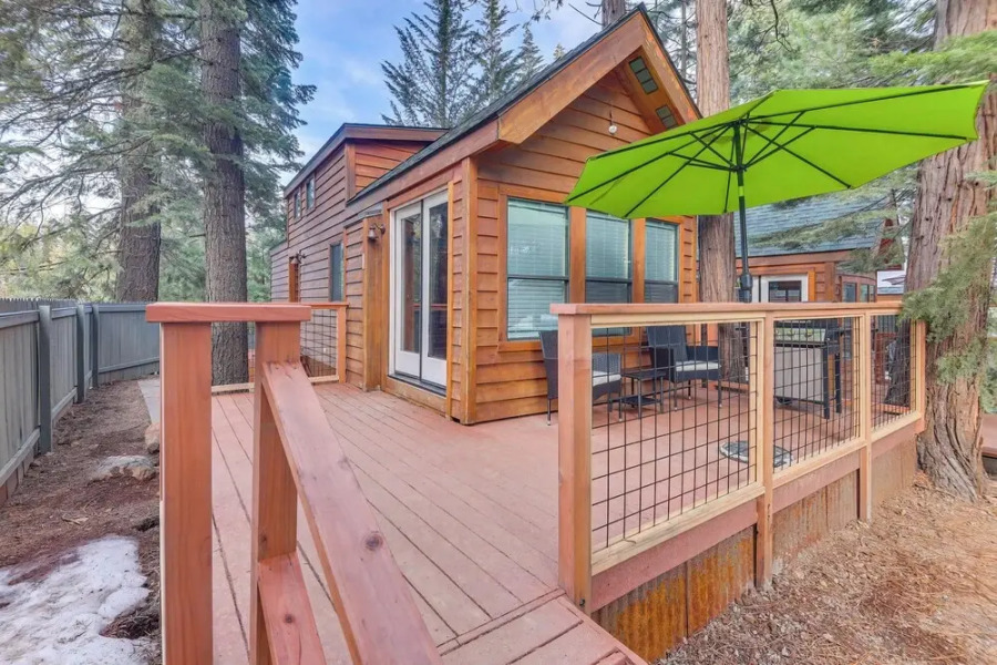 Quiet Lake Almanor Cabin, Steps to Fishing