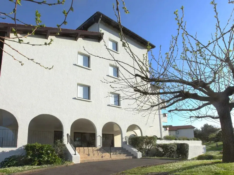 Inviting Apartment With Balcony