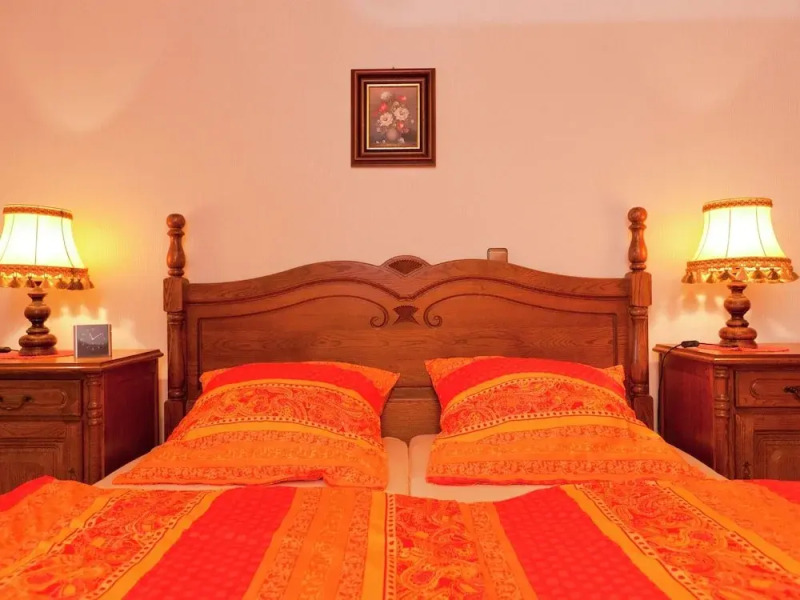 Spacious, Comfortable 5-pers House on the Ground Floor