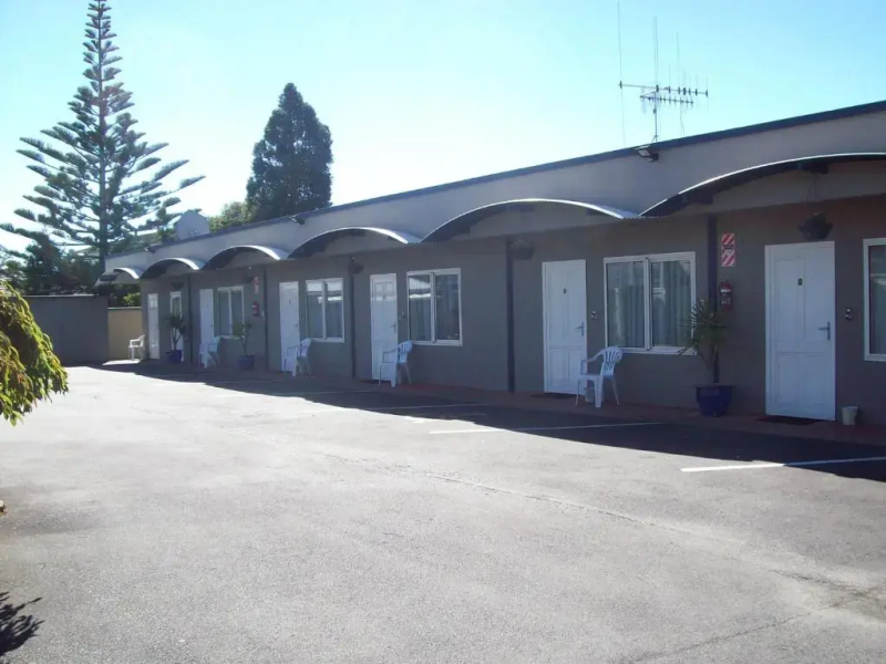 Bentons Motel