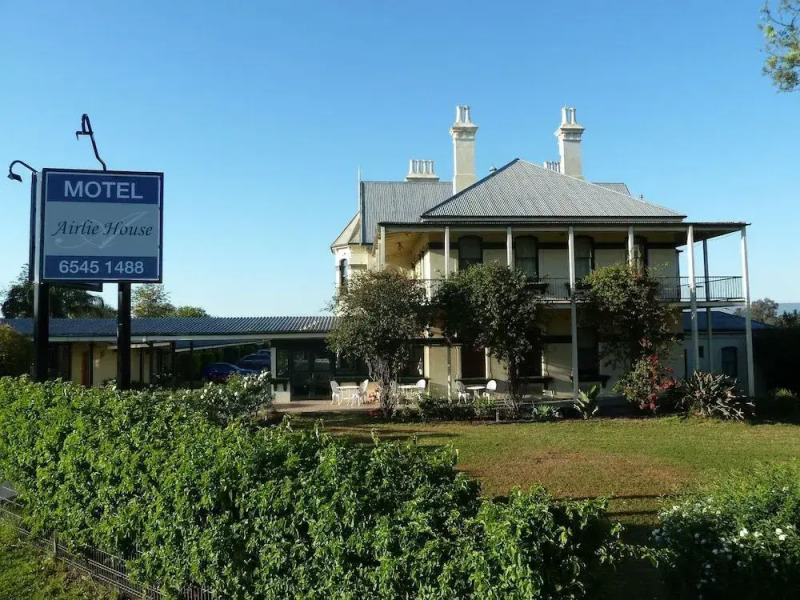 Airlie House Motor Inn