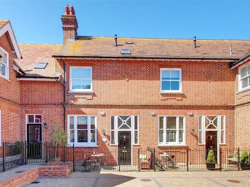 Delightful holiday home in Southwold with Garden