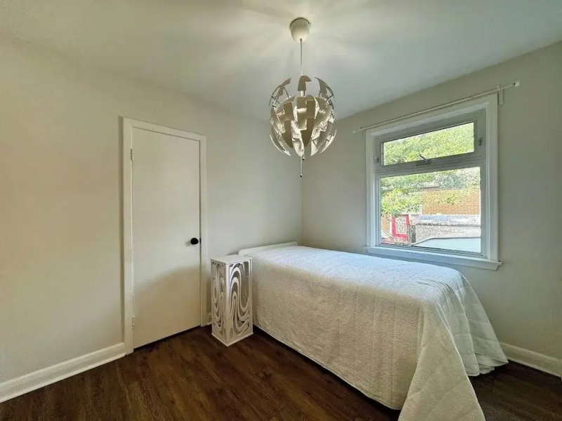 The Cozy Crescent Comforts Stay