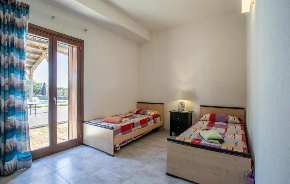 Stunning Home in Ragusa With 6 Bedrooms, Private Swimming Pool and Outdoor Swimming Pool