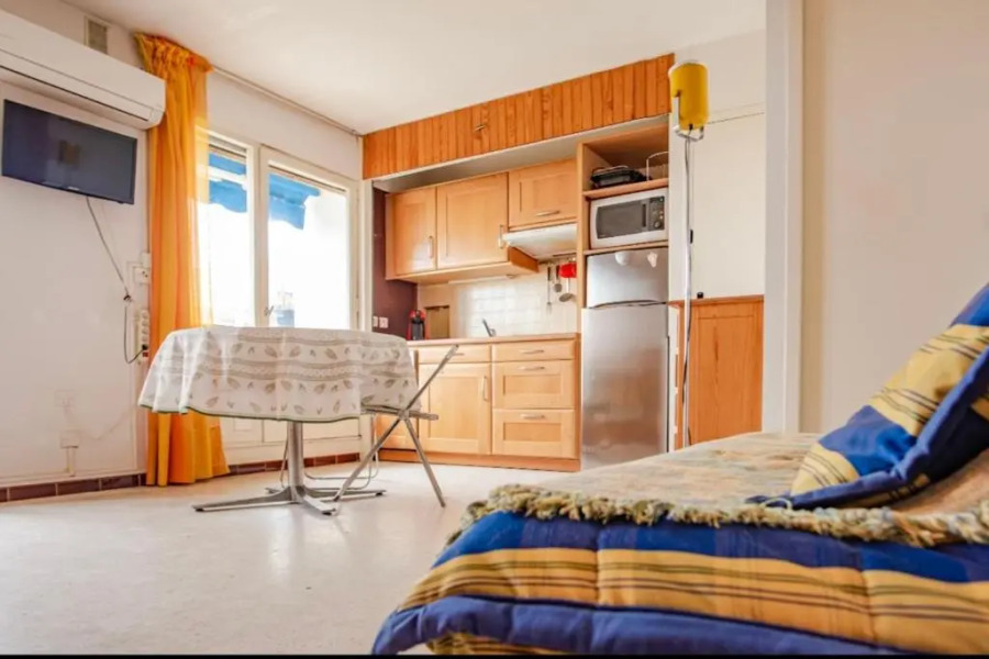 Charming Studio Between Beach And Port