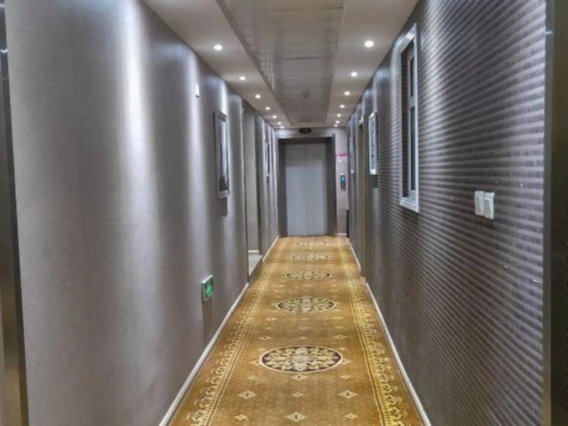 City 118 Chain Hotel