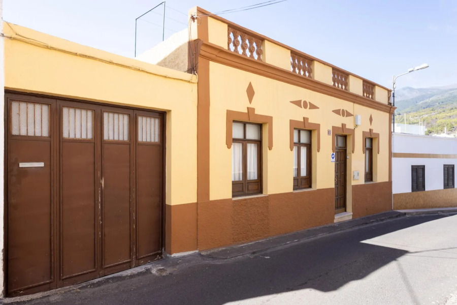 Home2Book La Cruz del Valle, BBQ & Terrace