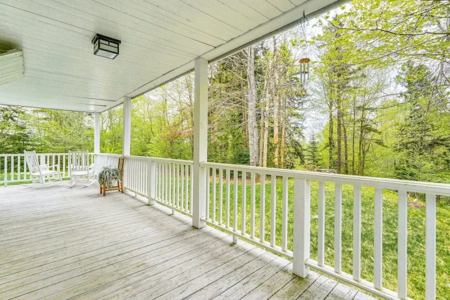 Rustic Marlboro Cottage: 4 Mi to Lake Raponda!