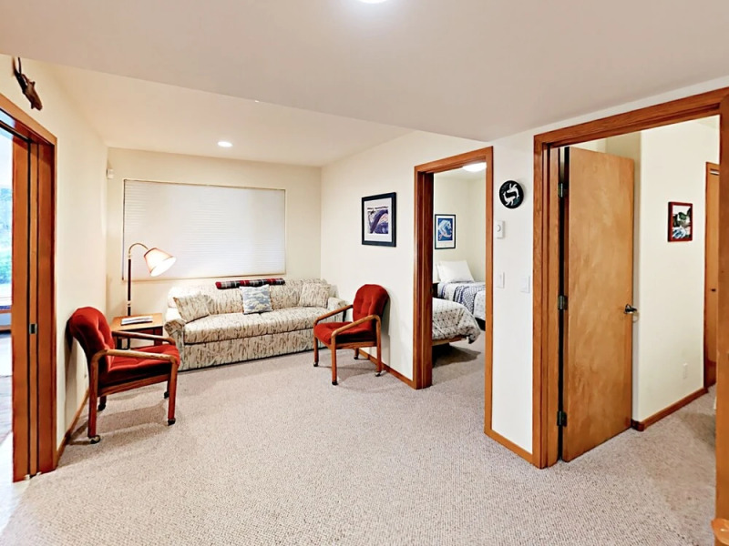 6633 NW Finisterre Ave Home