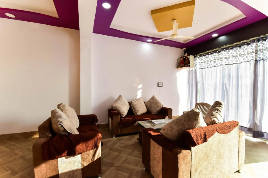 OYO 69990 The Villain