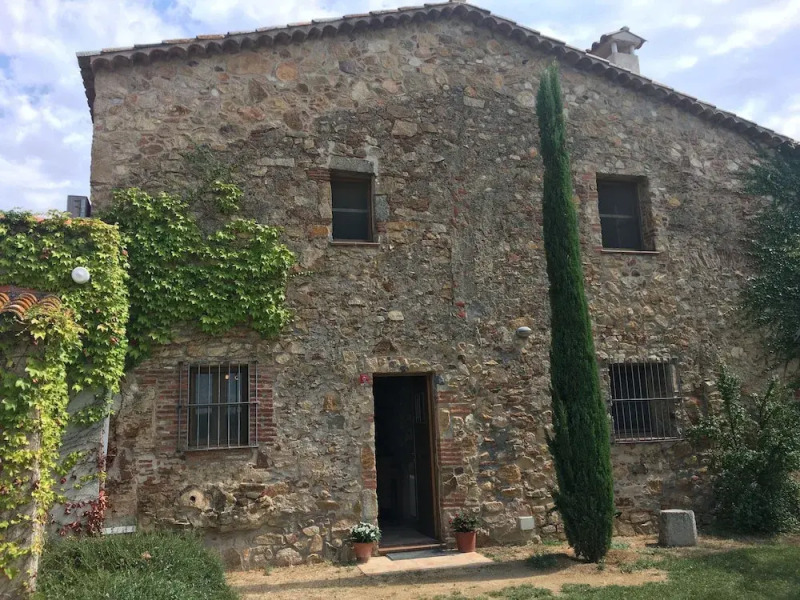 Masia Can Oller by Checkin