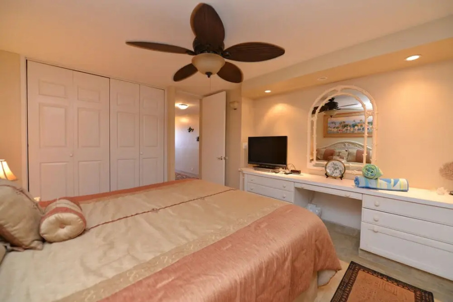 Kaleialoha #114 1 Bedroom 1 Bathroom Condo by Redawning