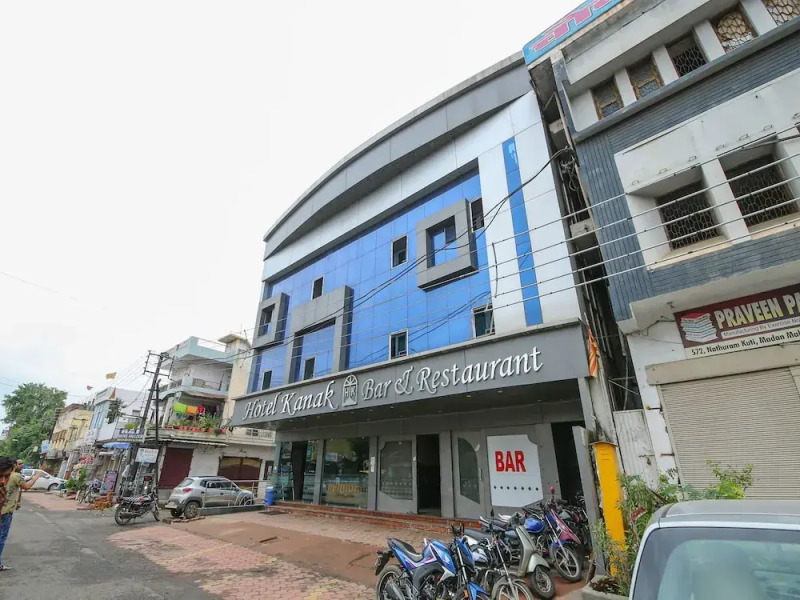 OYO 15887 Hotel Kanak