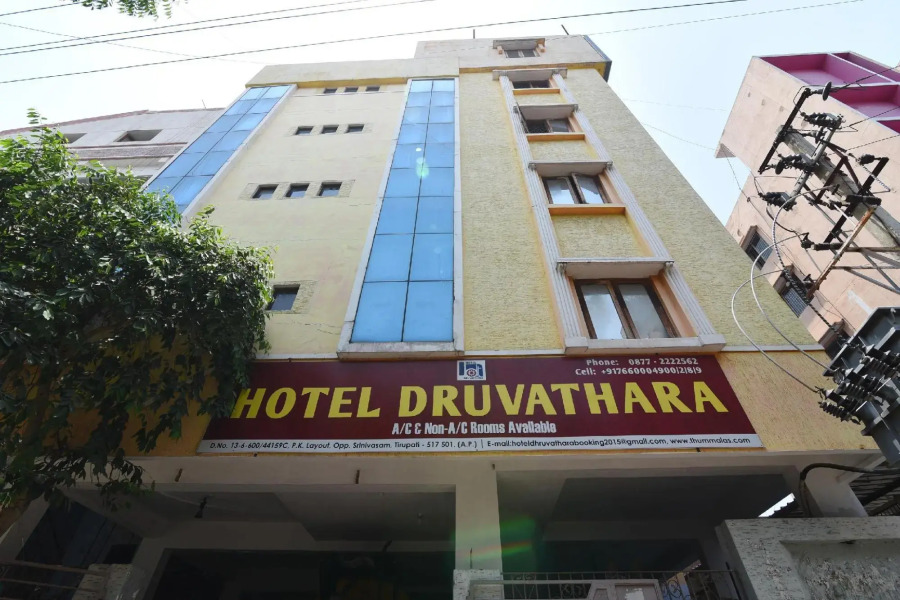 Hotel Dhruvathara