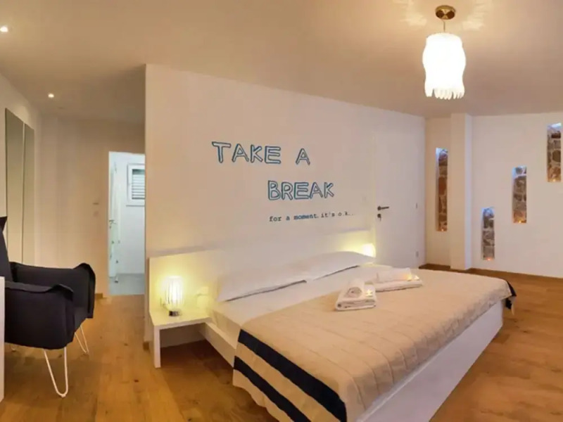 Sea-view Villa in Bol with Hot Tub, Sauna, Whirlpool