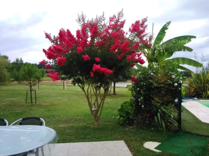 Villa With 3 Bedrooms In Lavergne, With Wonderful Lake View, Private Pool, Furnished Garden - 186 Km From The Beach