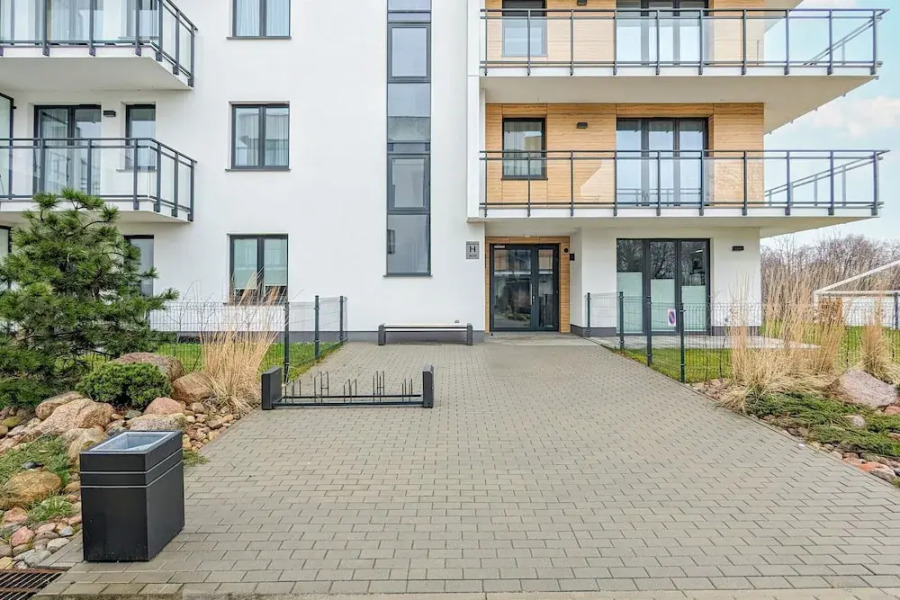 Two-bedroom Accepting Pets by Renters