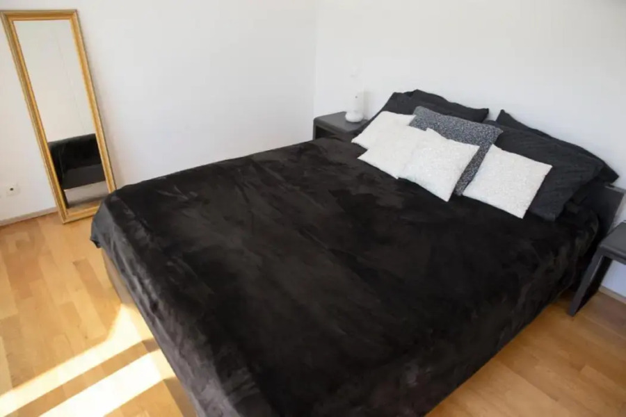 Infinity White Complex