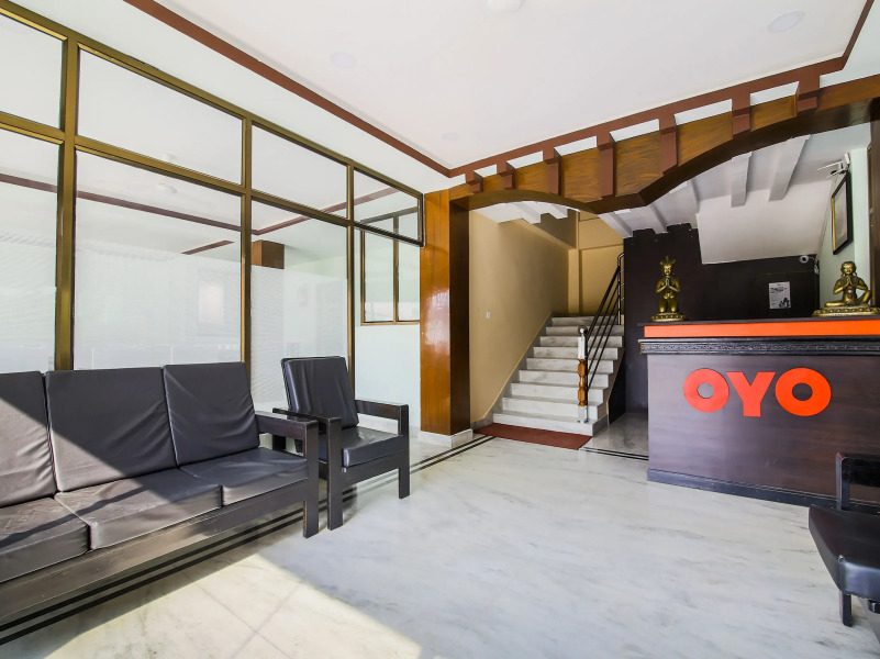 Aadarsha Inn By OYO Rooms