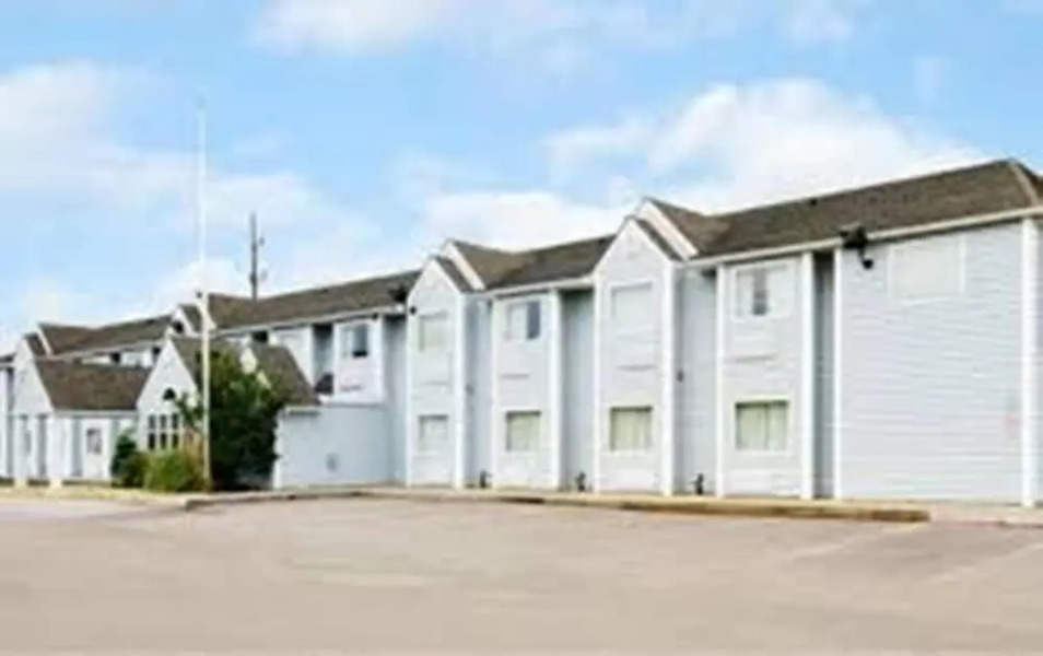 Microtel Inn & Suites