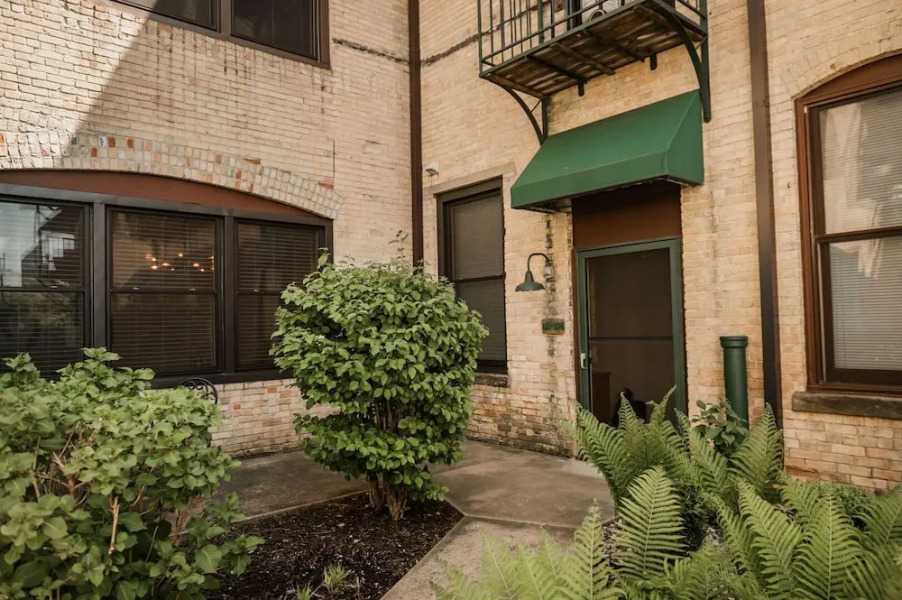 Waterfront 2BDR Condo in Grand Haven 110