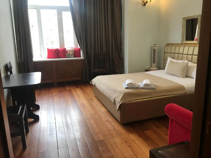 Пафос на Киевской