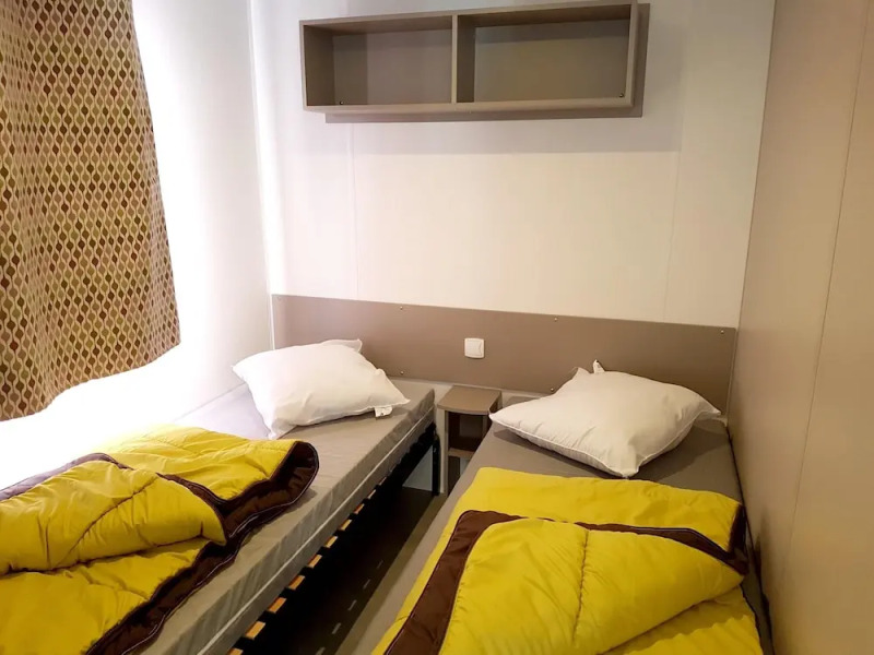 Property With 2 Bedrooms in Saint Julien en Born, With Pool Access and