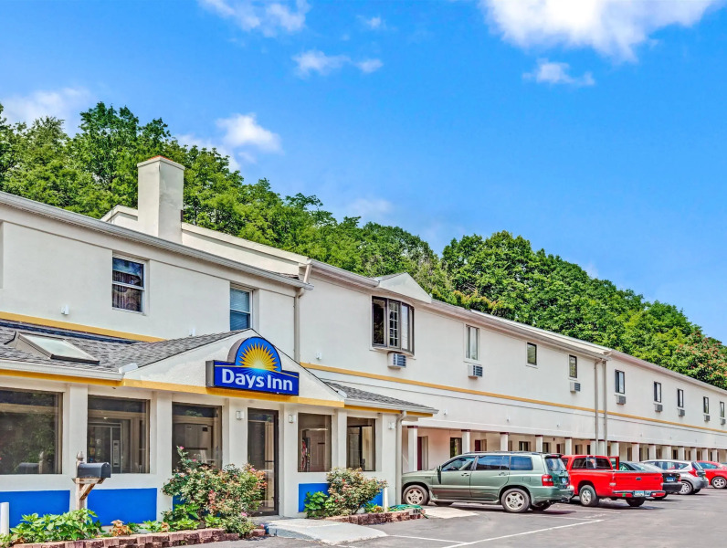 Whitney Inn & Suites