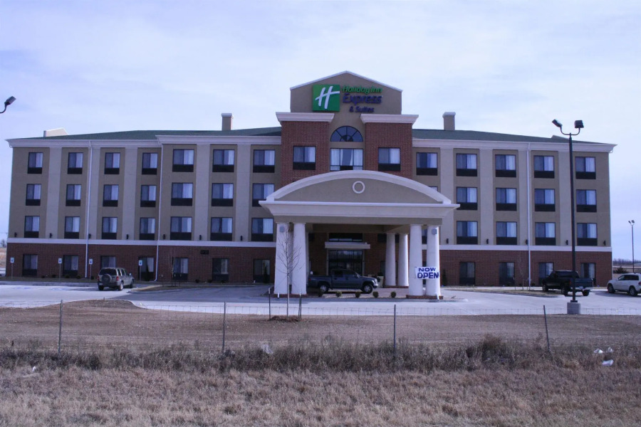 Holiday Inn Express Hotel & Suites Pratt by IHG