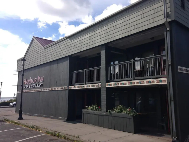 Harbor Inn Self Check-in Hotel