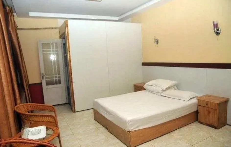 Yinong Business Hotel