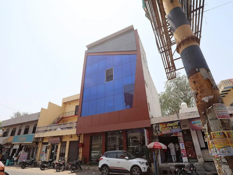 OYO 14949 Hotel Shashi Residency