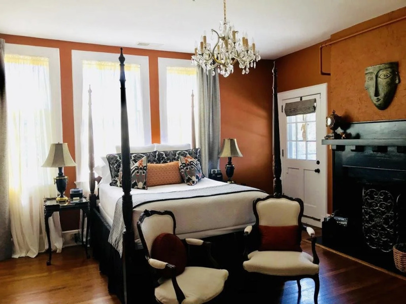 Clevedale Historic Inn and Gardens