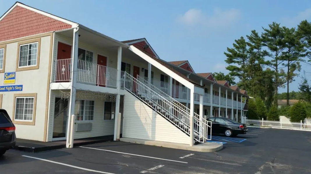 Scottish Inns and Suites