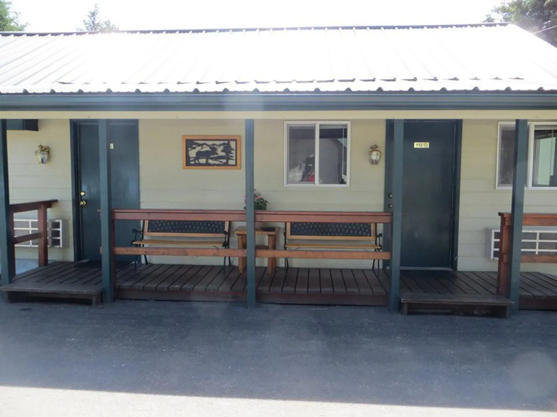 Lakeside Resort and Motel