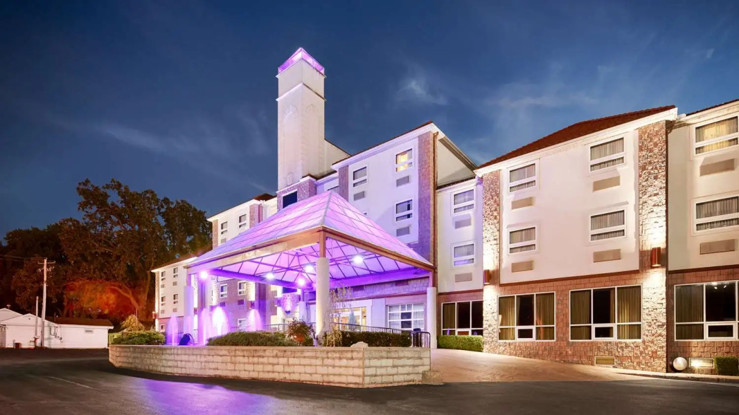 Comfort Suites