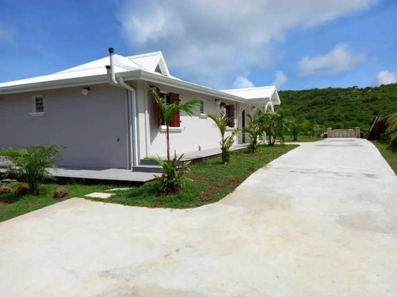 Villa de 3 chambres avec vue sur la mer piscine privee et jacuzzi a Le Marin