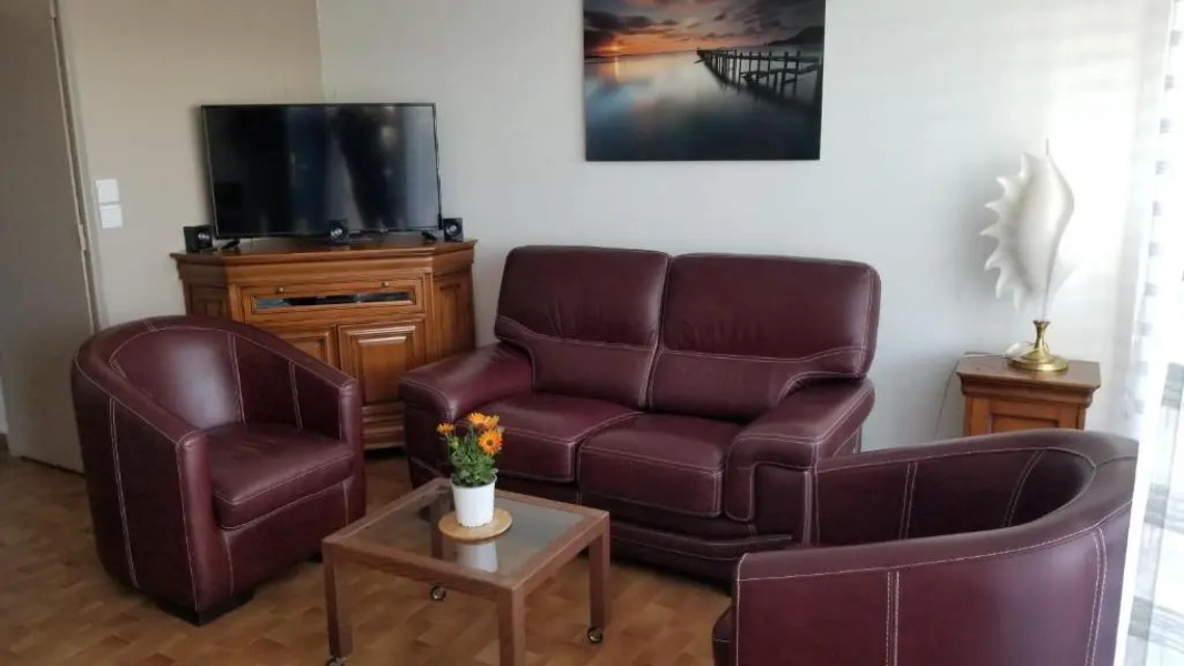 Charmant T2 pieds dans l'eau tout confort climatisé classé 2 étoiles tarif promotionnel pour curistes